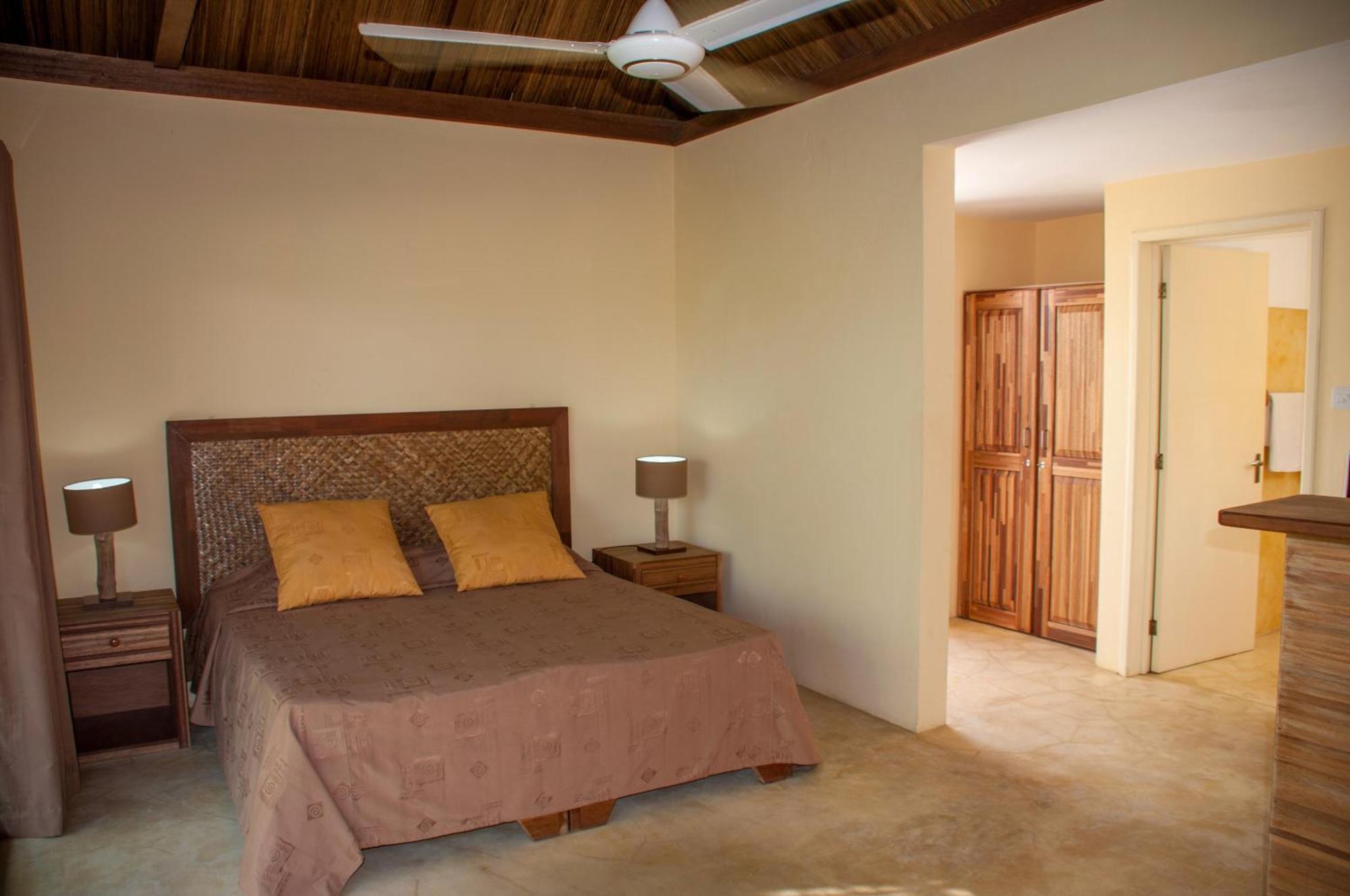 Chantauvent Guest House Blue Bay Quarto foto