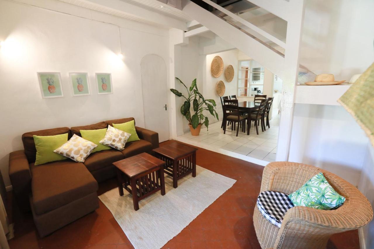Chantauvent Guest House Blue Bay Exterior foto